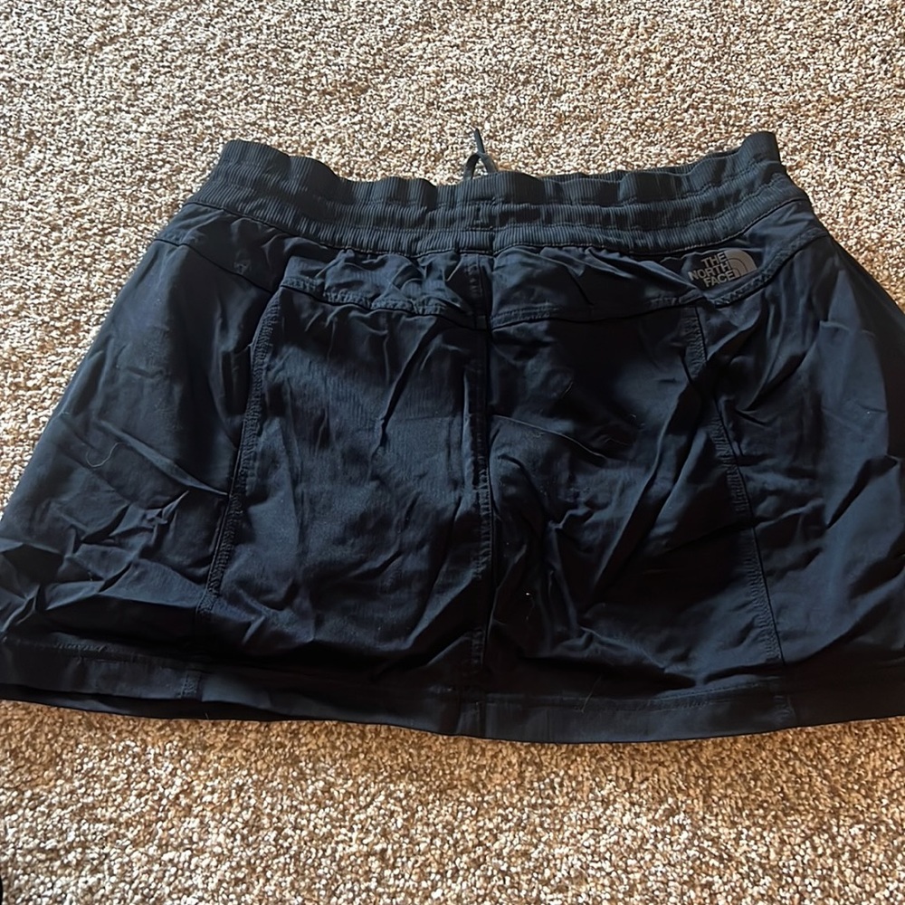 - Northface skort - Picture 2 of 6